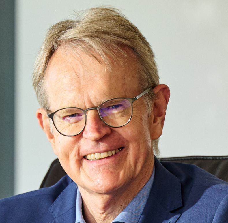 Dr. Stefan von Holtzbrink